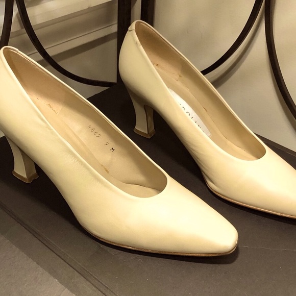 Bandolino Bone Heels Size 9M - Picture 8 of 8